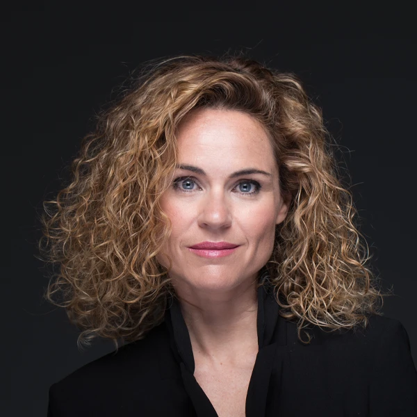 Iolanda Mu&ntilde;oz - retrat de cap en estudi